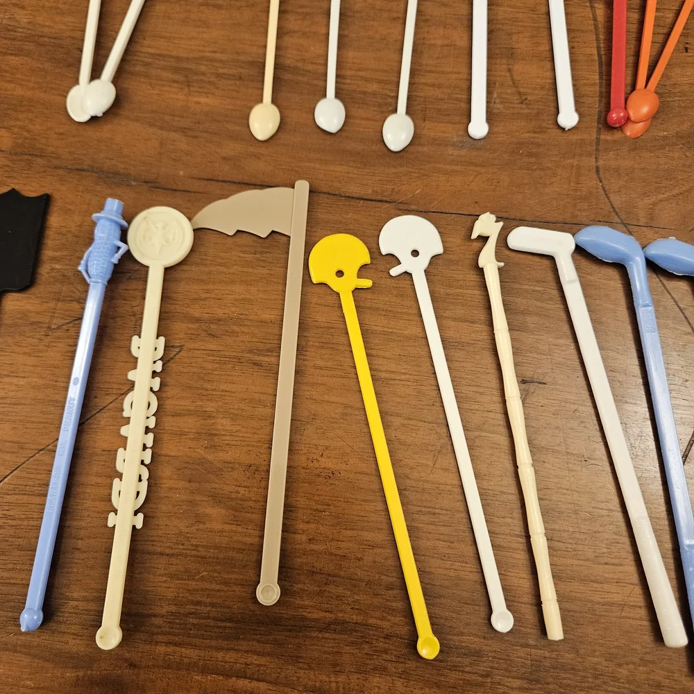 Lot of‎ 29 Vintage Plastic Swizzle Sticks Drink Stirrers Cocktail Advertising